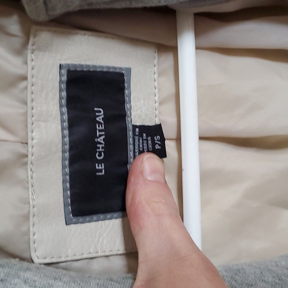 Beige leather jacket. - Picture 6 of 6